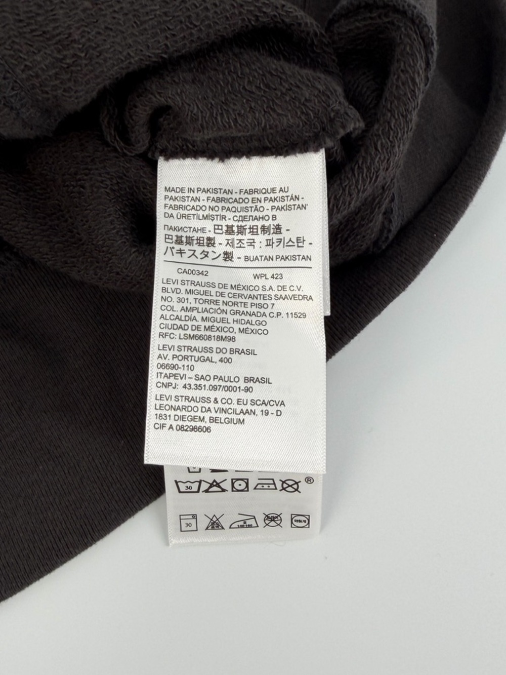 Levi's Womens Metallic Logo-Print Graphic Pullover Hoodie Black - Picture 11 of 15